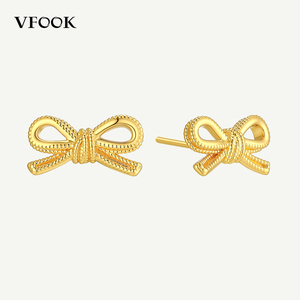 <span class=keywords><strong>Orecchini</strong></span> VFOOK in <span class=keywords><strong>Oro</strong></span> Puro 24K con Design a Fiocco Texturizzato, Ideali per Abiti Floreali - Product Image 1