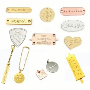 Étiquettes métalliques personnalisées de haute qualité, multicolores, avec logo artisanal, en alliage, faites à la main, pour vêtements et accessoires - Product Image 4