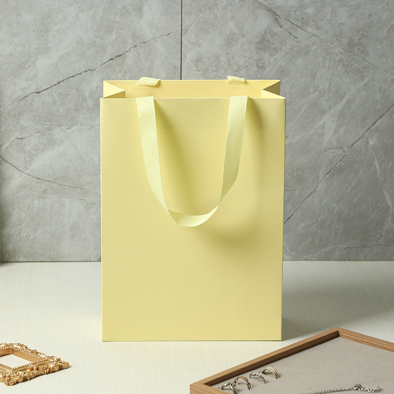 Custom Printed Logo Eco-Friendly Magnetic Closure Ribbon Moisture Proof Waterproof Wholesale Luxury Boutique Paper Bags for