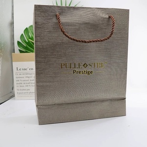Bolsa de Regalo de Lujo con Estampado Dorado en Relieve para Llevar Té con Leche en el Festival del Bote del Dragón - Product Image 2