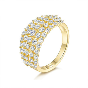 Anillo de cóctel de lujo para mujer, chapado en oro de 18 quilates, con moissanita, engaste pavé, corte brillante redondo, banda de plata 925, joyería de boda - Product Image 1