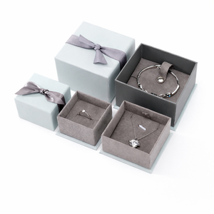 Caja de Joyería de Alta Gama, Diseño Minimalista, Tapa y Base, Caja de Regalo para Joyería, Inserto de Terciopelo, Grabado en Relieve, Logotipo Personalizado, Venta al por Mayor de Fábrica - Product Image 4