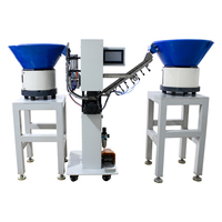 Machine automatique de poinçonnage et de pressage d'œillets pour rideaux en une seule étape