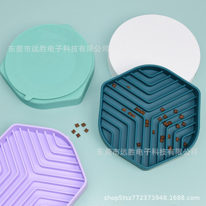 Cuenco de silicona para alimentación lenta de mascotas, cuenco de comida para perros antiasfixia, forma cuadrante de 190x175x30mm, fácil de limpiar para mascotas - Product Image 4