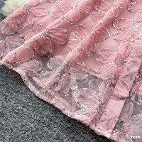 Robe décontractée élégante rose pour femme, coupe trapèze, manches courtes, ceinture, broderie florale, longueur midi, pour le quotidien et les soirées