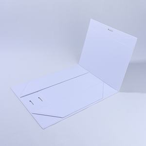 Boîte cadeau personnalisée <span class=keywords><strong>bleu</strong></span> <span class=keywords><strong>pastel</strong></span> avec fermeture magnétique, ruban en soie et finition <span class=keywords><strong>mat</strong></span> laminée, idéale pour bijoux et emballages de faveurs de mariage - Product Image 2