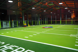 สนามฟุตซอลขนาดสั่งทำพิเศษ 3v3 สำหรับเล่นฟุตบอลในร่ม โครงสร้างเหล็กสำหรับใช้ในฟาร์ม  พร้อมสิ่งอำนวยความสะดวกกีฬา - Product Image 2