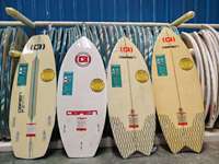 Planche de surf personnalisée en Offre Spéciale fibre de carbone planche de wake en mousse EPS de qualité supérieure planche en fibre de verre époxy de qualité supérieure pour le surf