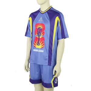 Ensemble de survêtement de sport d'été unisexe en deux pièces, t-shirt et short de football rétro à imprimé personnalisé, coupe régulière, taille plus, longueur genou - Product Image 2