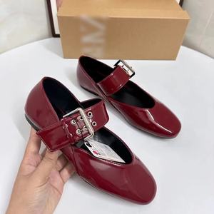 क्विटी जा फ्लैट बकल जूते महिलाओं 2025 गर्मियों में नई शराब लाल पेटेंट चमड़े की मैरी महिलाओं के लिए गोल पैर के फ्लैट बैले जूते - Product Image 1