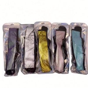 Éventail réfléchissant grand format 33 cm (13 pouces) avec étui, accessoires pour tenues Pride et soirées Rave, en tissu polyester brillant, logo personnalisé, portable - Product Image 2