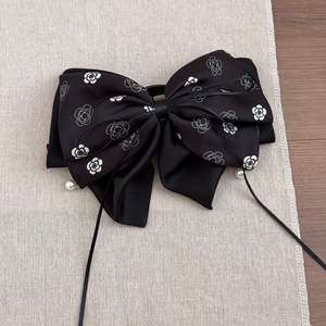 Pince à cheveux élégante en perles florales françaises, avec nœud semi-attaché, pince requin pour femme - Product Image 6