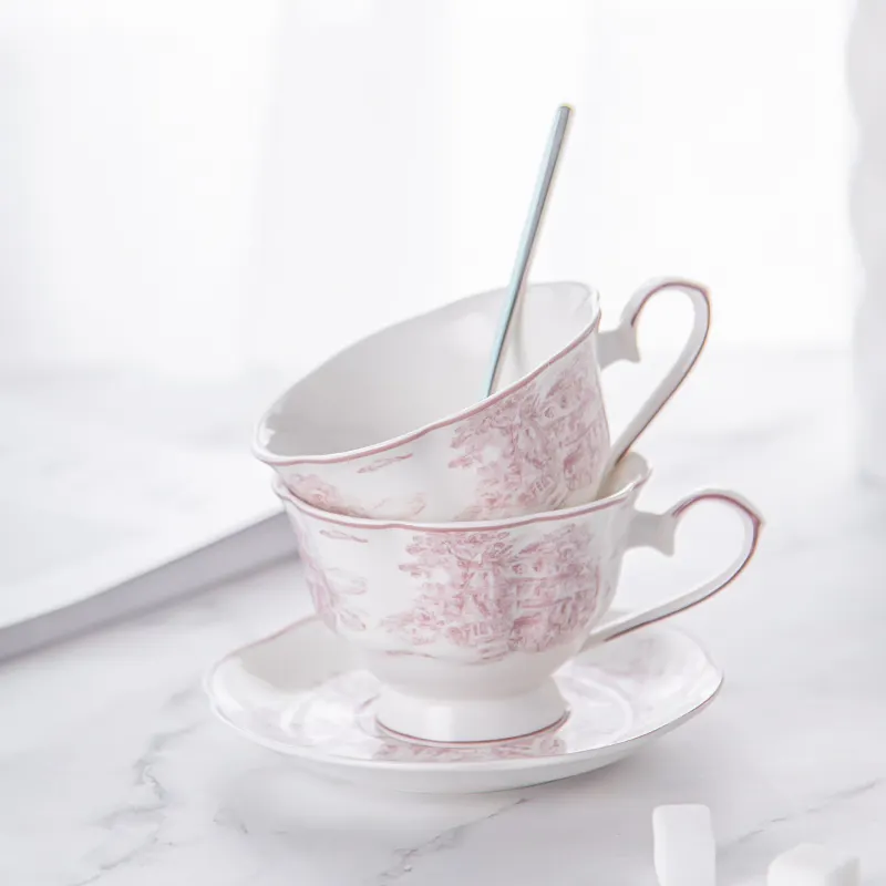 यूरोपीय शैली चीनी मिट्टी के कप कॉफी चाय कप विंटेज यूरोपीय फ्रेंच शैली तश्तरी और चम्मच के साथ बैंगनी सिरेमिक