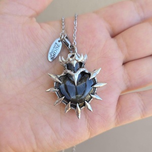 Collier pendentif épée épineuse Spicy Girl, bijoux Y2K avec style rétro hip-hop, perle d'eau douce vintage, idéal pour le bouddhisme - Product Image 4