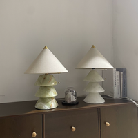 Décoration artisanale en pierre d'onyx naturel empilée, lampe de table avec abat-jour en lin, base en pierre translucide pour la décoration intérieure