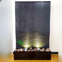 Mur d'eau cascade en acrylique noir avec éclairage, personnalisé en usine, pour la décoration moderne des hôtels, restaurants et jardins