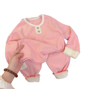 Atacado Novo Conjunto de Pijamas Térmicos de Moda para Crianças Meninos e Meninas para Uso em Casa em Duas Peças - Product Image 1
