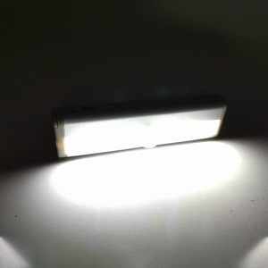 ไฟกลางคืน LED ติดได้ทุกที่โดยใช้แบตเตอรี่แม่เหล็ก6LED เซ็นเซอร์ตรวจจับการเคลื่อนไหวตู้เสื้อผ้า - Product Image 5