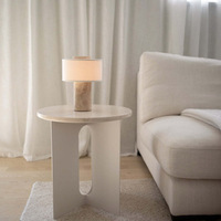 Lampe de bureau créative nordique minimaliste noire personnalisée et tendance, base en marbre et fer, murale pour chambre à coucher, chevet ou bureau