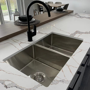 Pierre de verre artificielle Pierre de quartz artificielle Calacatta blanc veiné gris Dalle de pierre Plan de travail de cuisine - Product Image 2