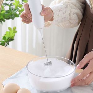 Nouvel arrivage : Mousseur à lait électrique portatif, batteur à œufs et mélangeur à café pour les professionnels - Product Image 4