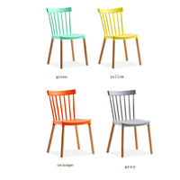 Chaises en plastique classiques et simples, vente en gros, chaises de bistrot nordiques modernes en bois massif avec dossier, pour café américain et extérieur