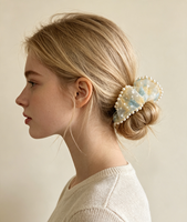 Chouchou en mousseline vintage à bordure de perles, double usage : chouchou pour cheveux et bracelet de poignet, accessoire capillaire élégant pour femmes