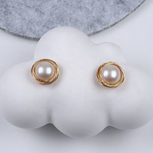 नई शैली फैशन डिजाइन 7.5-8mm बटन आकार मोती गहने महिलाओं स्टड कान की बाली - Product Image 5