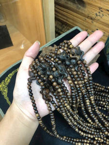 Pulsera de cuentas de Oud de Vietnam de alta calidad, hecha de madera de Agarwood, cuentas de oración de Agarwood natural de alta calidad - Product Image 3
