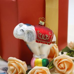 Adornos Colgantes para Árbol de Navidad con Diseño de Animales Personalizables (Erizo, Oso Polar, Elefante, Pájaro) en Vidrio, Impresión UV, 7*7*10cm, Rojo Navidad - Product Image 4