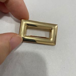 Cierres Metálicos Cuadrados Pequeños de 3.5 cm, Chapados en Oro Claro, Cierres de Seguridad Giratorios para Bolsos y Maletas, Accesorios de Estilo Clásico para Bolsos - Product Image 5