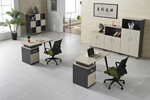 Scrivania per Computer con Finitura in Melamina e Gambe in Metallo per Casa o Ufficio con Piedistallo Mobile - Product Image 4