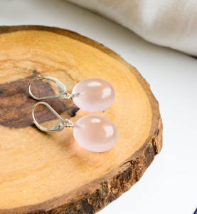 Pendientes colgantes de cuarzo rosa natural Blush Serenity con metal de plata 925, estilo de lujo, en venta. - Product Image 6