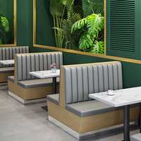 Ensemble de Mobilier de Restaurant de Luxe en Bois : Chaise de Salle à Manger, Table en Marbre Artificiel et Banquette de Cantine en Cuir Jaune Gris