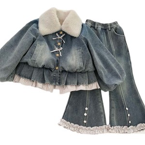 Conjunto de Dos Piezas de Mezclilla con Forro Polar para Niñas, Estilo Nuevo 2025, Conjunto Cálido con Parches para Niñas Pequeñas - Product Image 6