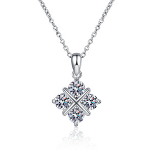 Collier élégant et classique en argent sterling S925 plaqué or avec pendentif croix et attrape-rêves en moissanite pour femme - Product Image 1