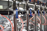 Machine de remplissage de liquides à 12 têtes avec pompe à engrenages à servomoteur, machine de remplissage d'huile pour bidons, machine de remplissage d'huile de 1 à 30 litres