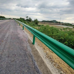 Barrière de sécurité routière robuste à trois poutres, système de protection contre les collisions pour la construction routière - Product Image 3