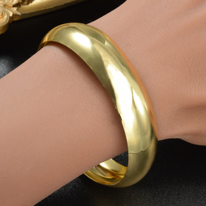 Fashion Fine Glossy Wide Surface Pure <b>Copper</b> Women Wholesale 18k Gold Plated Minimalist For Dating Party <b>bangles</b> bracelet - Product Image 3