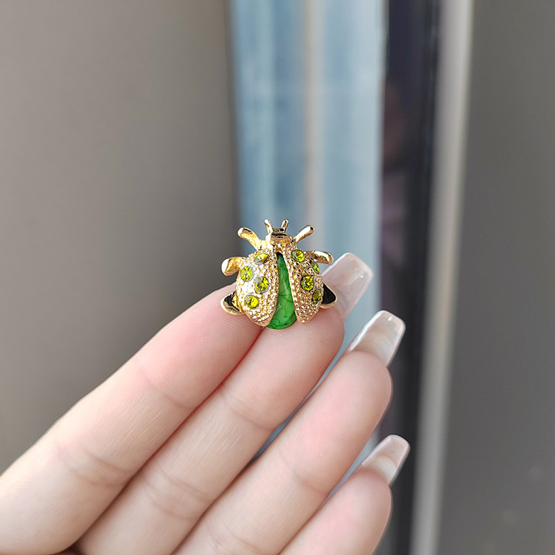 สีเขียว