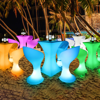 Table haute LED avec chaises de bar pour fêtes ou activités de loisirs en plein air, mobilier, table lumineuse rechargeable IP65