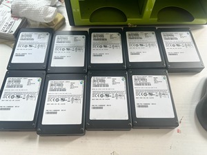 Pm1633 MZ-ILS1T90 1TB SAS SSD MZILS1T9HCHP-000C3 118000202 ความจุ 1TB ให้พื้นที่จัดเก็บข้อมูลมากมายสำหรับการใช้งานที่หลากหลาย เอสเอเอส - Product Image 4