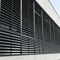 Volets à lamelles fixes verticales en alliage d'aluminium moderne pour une ventilation écologique d'admission et d'évacuation de l'air