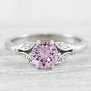 Bague en quartz lavande avec diamant rond, signification de la bague en quartz lavande, bagues sur comptoirs en quartz - Product Image 6