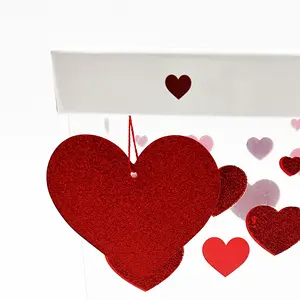 Caja de regalo de San Valentín hecha a mano de primera calidad con diseño de etiqueta colgante de corazón brillante estampado en relieve para cosméticos