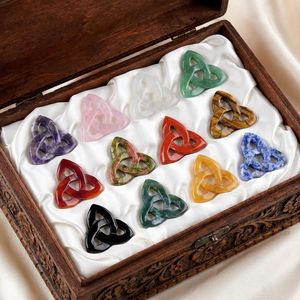 Piedra de Palma de Cristal Natural de 38 mm con Nudo de <span class=keywords><strong>Iris</strong></span> Triquetra, Símbolo Irlandés, Cristal Curativo, Mini Decoración de Escritorio, Regalo - Product Image 5