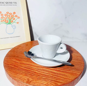 Tasse à expresso italienne personnalisée de 60 ml – Mini-tasse élégante blanche de collection avec logo et motif personnalisés pour cadeaux de café, d'hôtel ou de mariage - Product Image 2
