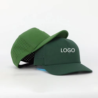Casquette de golf en polyester imperméable avec logo personnalisé Casquette de baseball verte sport à 5 panneaux avec trous découpés au laser
