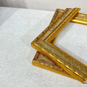 Cornice Dorata in Legno Stile Retrò Europeo e Americano, Decorazione Murale Ecologica Fatta a Mano, Cornice per Foto - Product Image 4