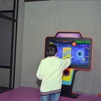 Centre de fitness interactif multijoueur en intérieur, appareil de divertissement sportif numérique à écran large pour le tir de balles, matériel